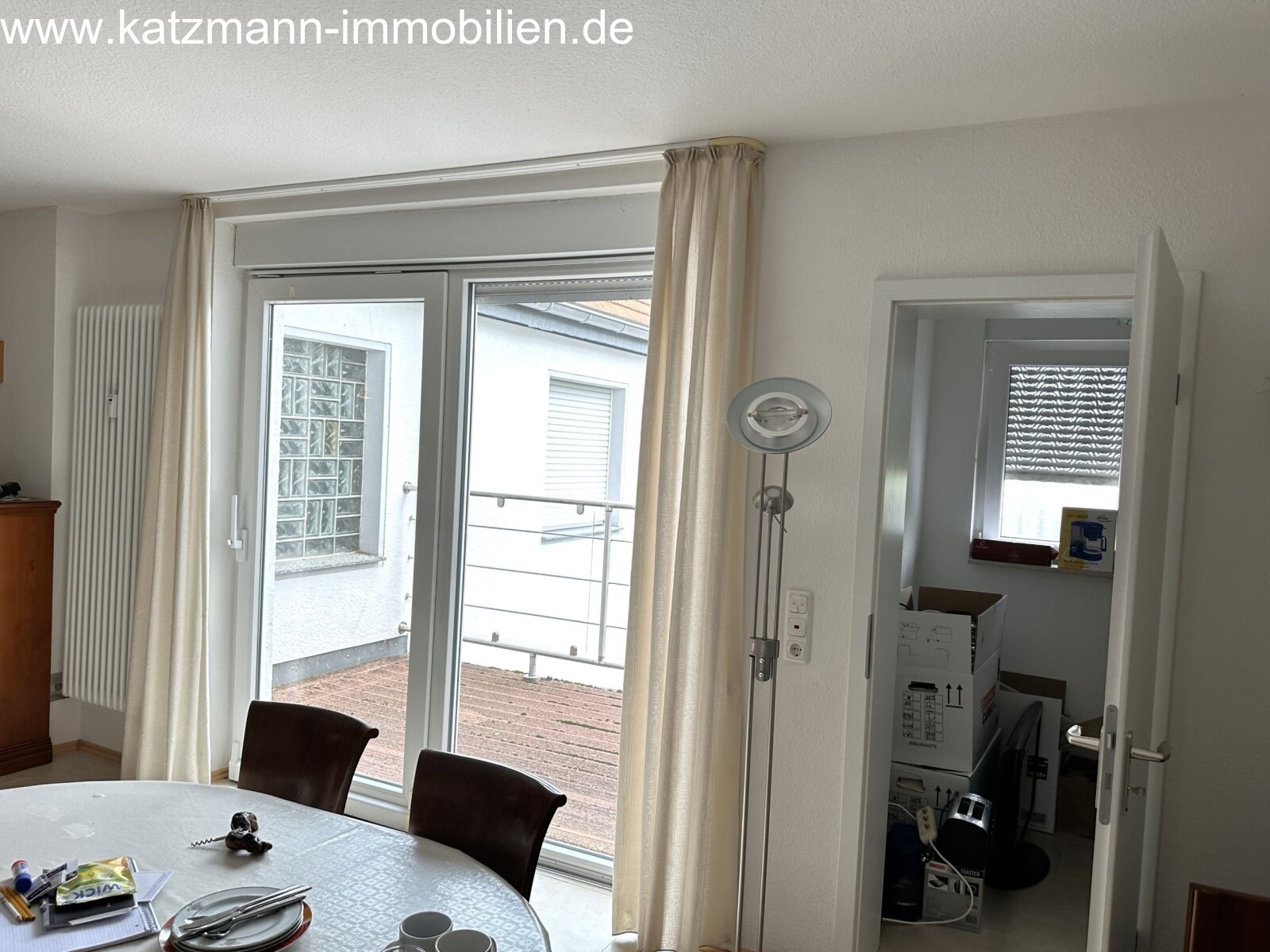 Edificio residenziale e commerciale + garage + terreno di 1.186 m² in vendita