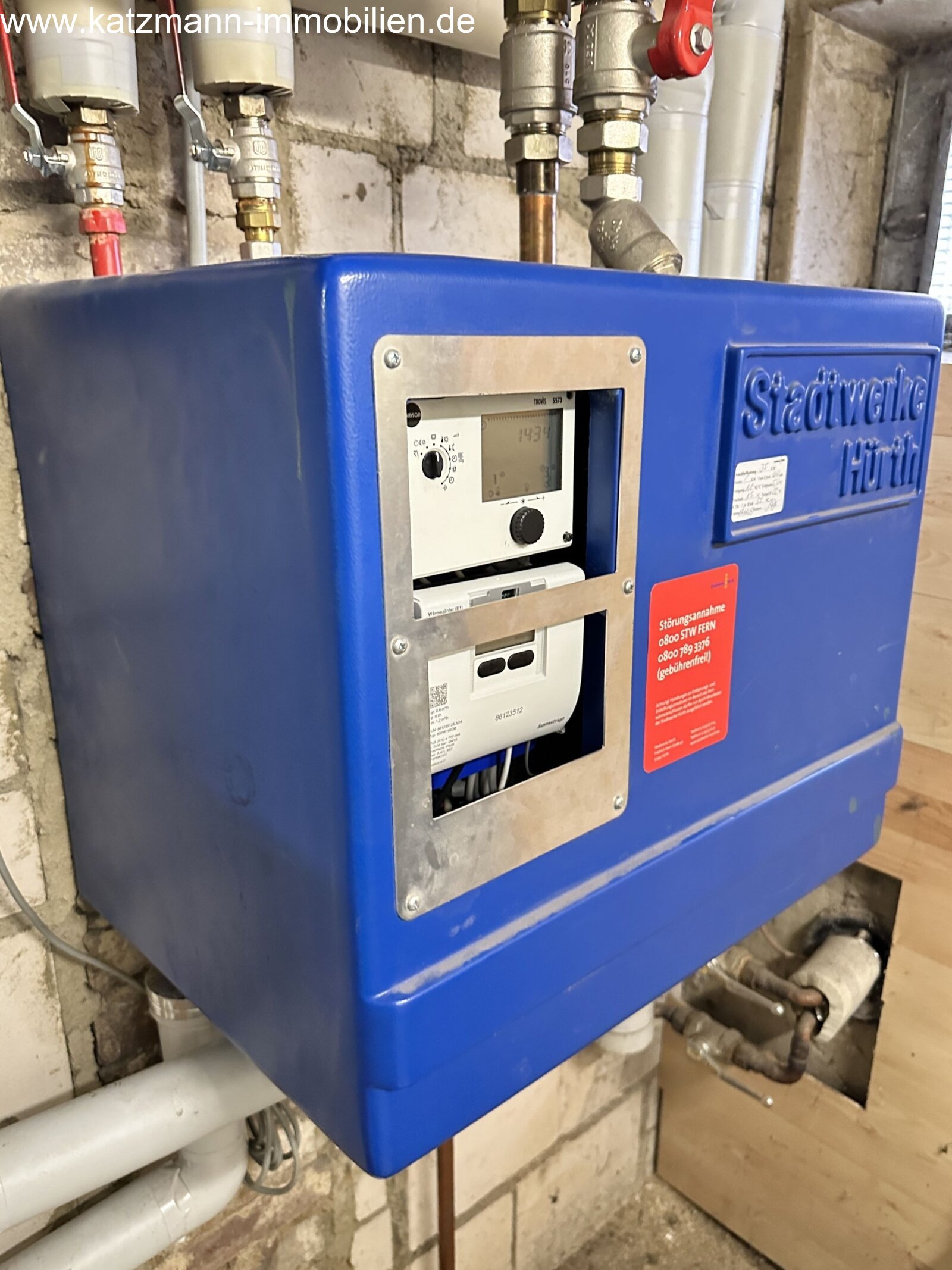 Edificio residenziale e commerciale + garage + terreno di 1.186 m² in vendita