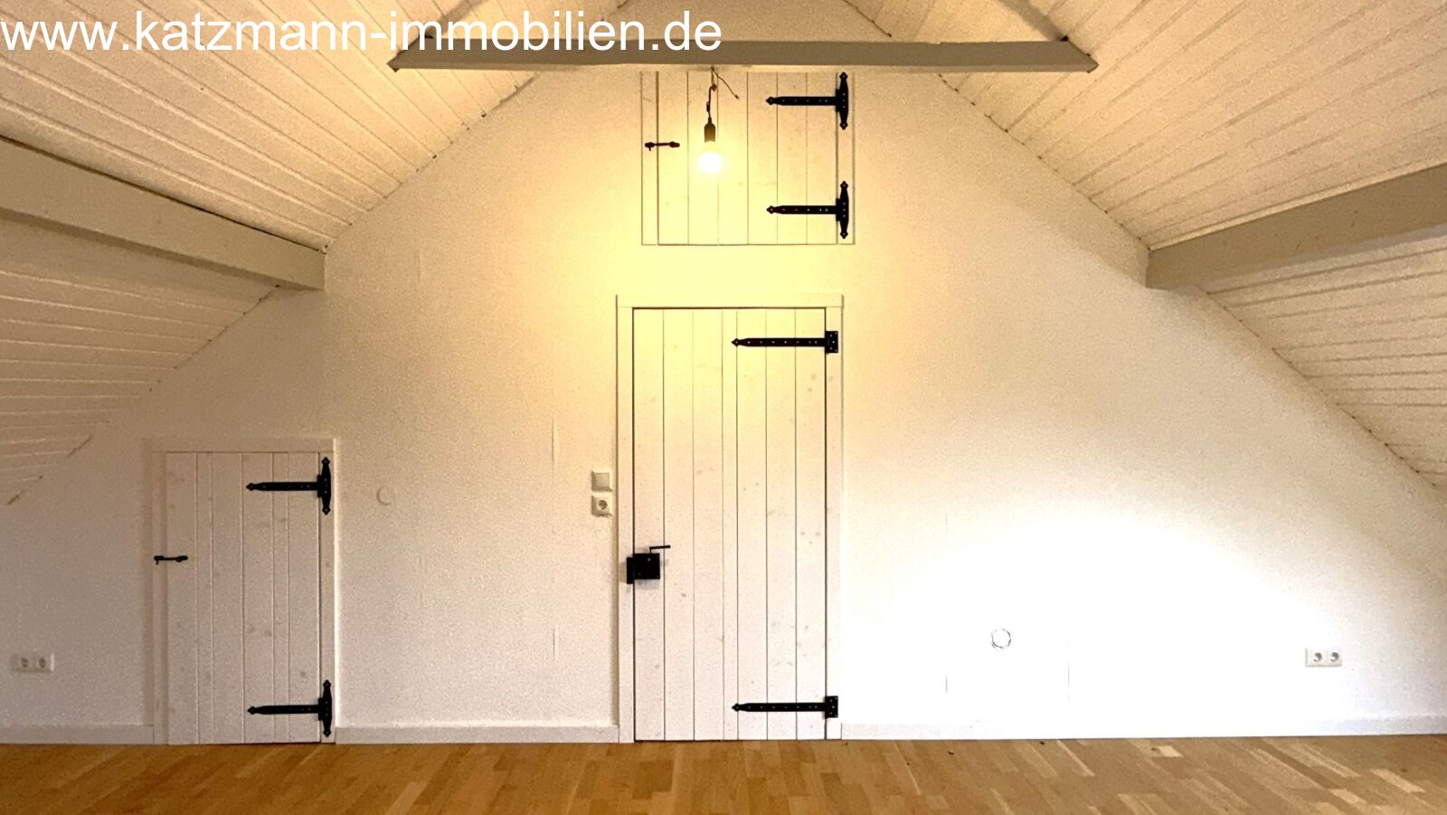 Freistehendes Einfamilienhaus mit viel Platz und guter Lage, großer Innenhof inklusive