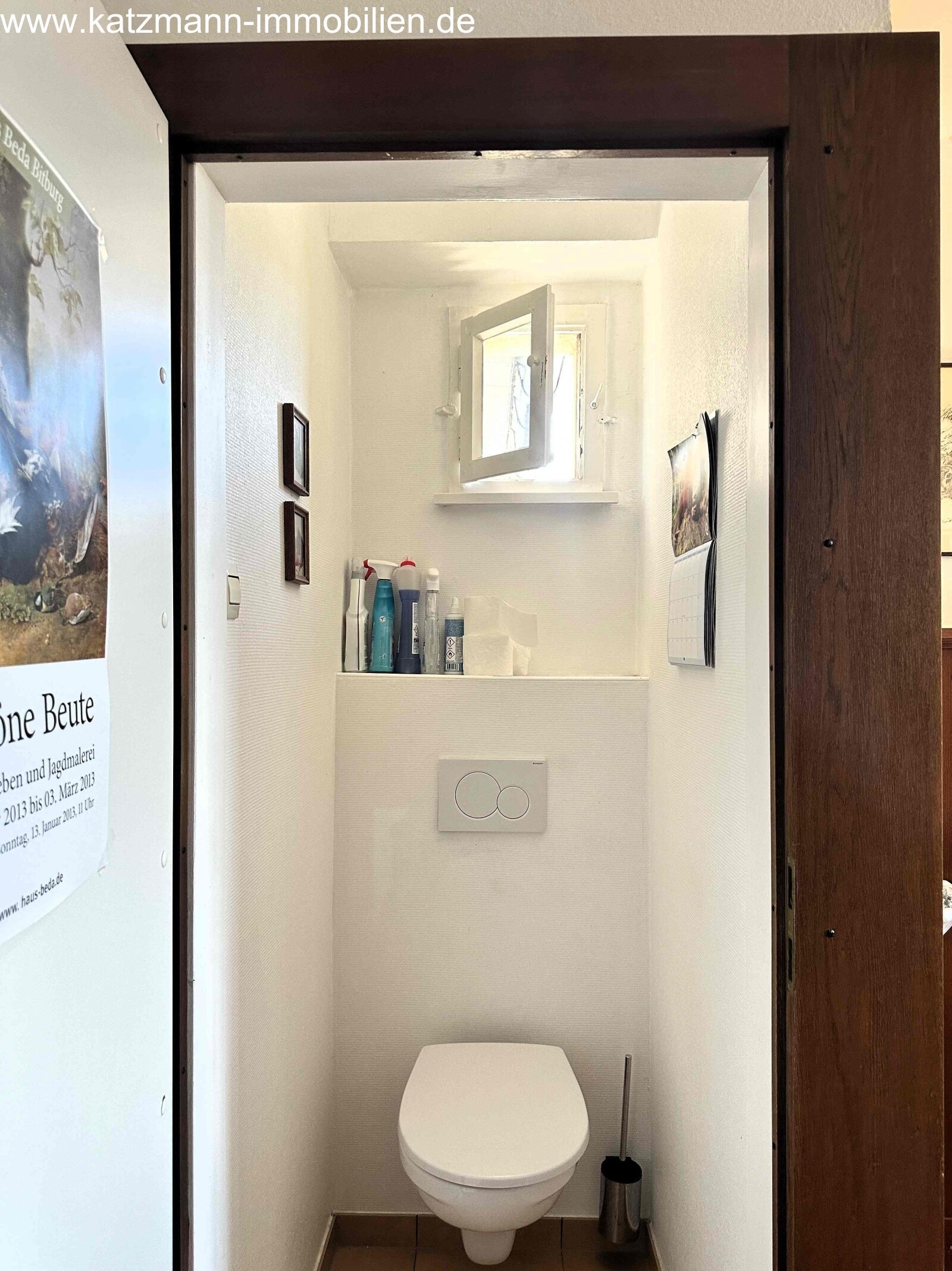 2 case: casa residenziale rappresentativa, appartamento per le vacanze, ambulatorio e doppia autorimessa (circa 571 m² di superficie abitabile/netta) in vendita