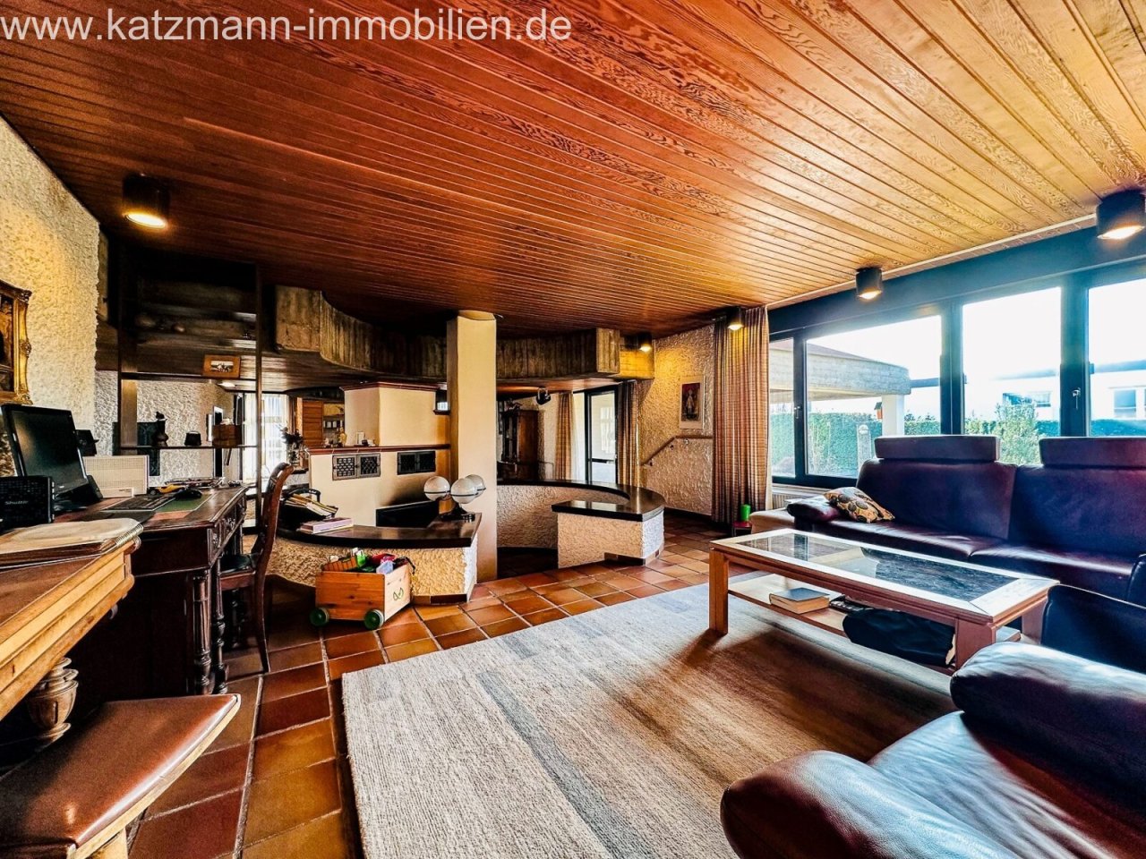 Wohnbereich mit Kamin