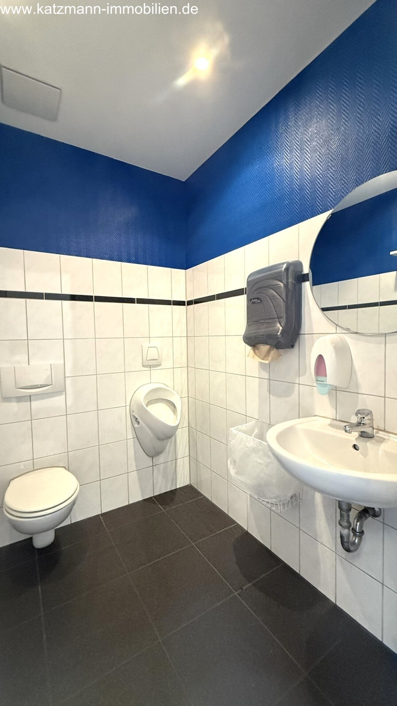 EG re. / Herren-WC (alle WC`s sind gleich ausgest.)