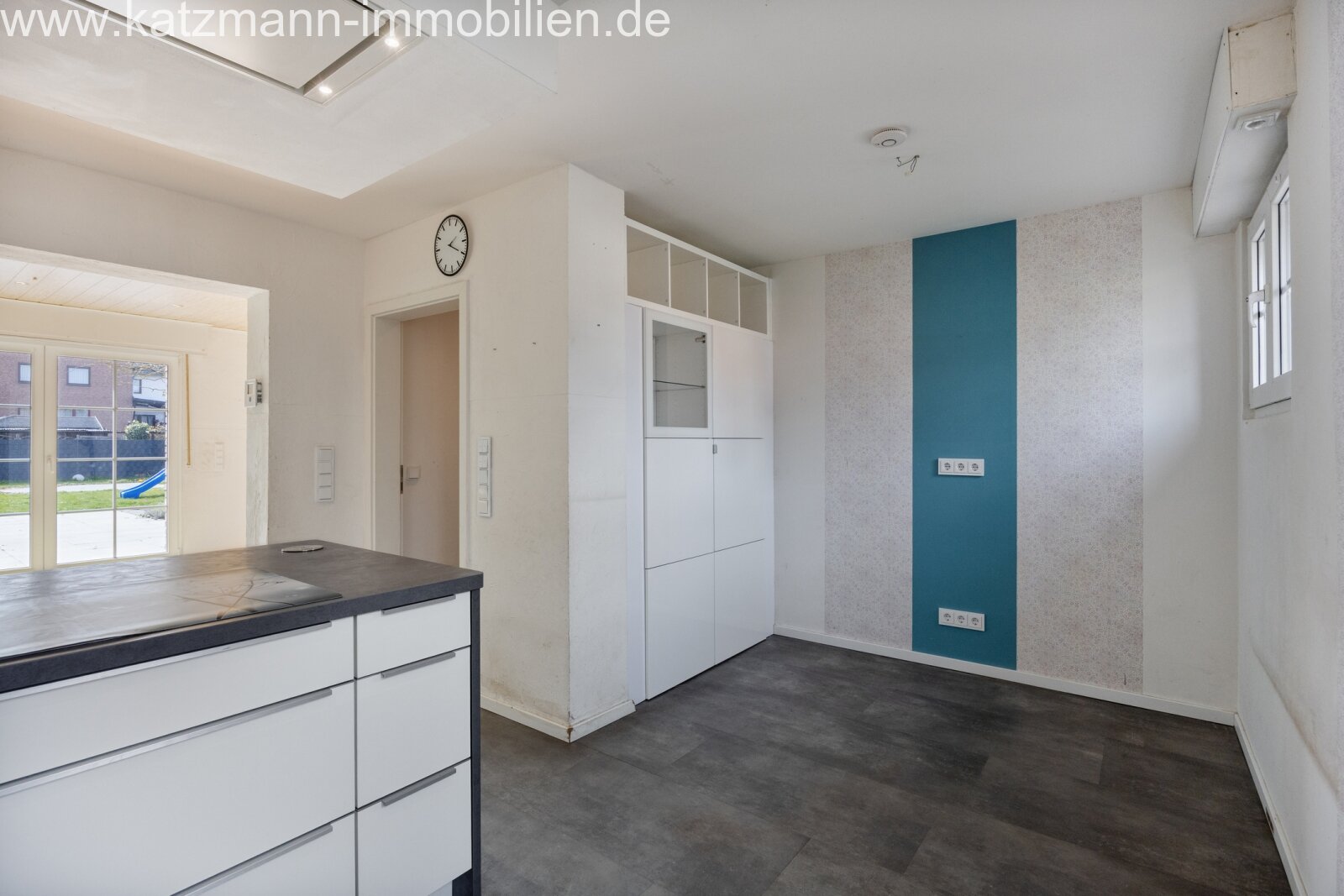 Freistehendes Einfamilienhaus mit großem Garten zu verkaufen