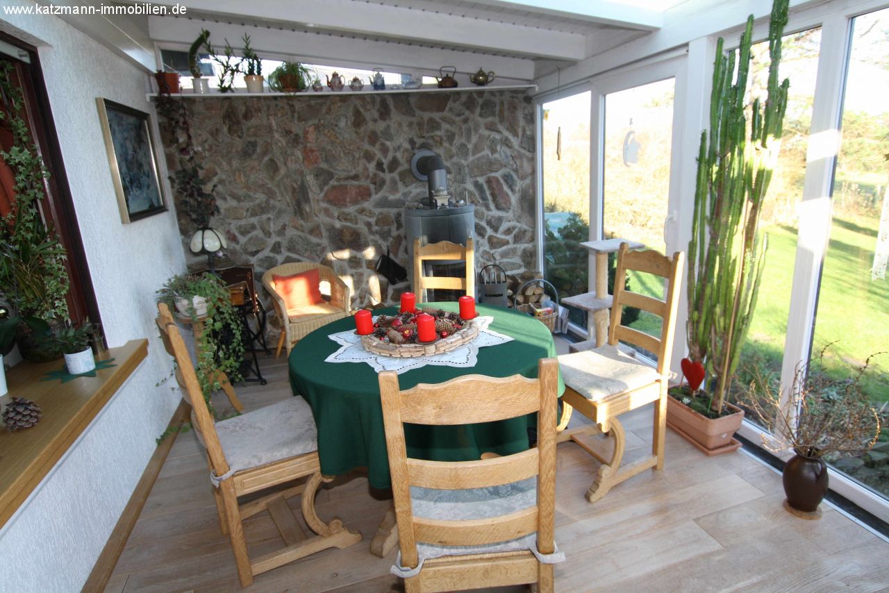 Einfamilienhaus/Ferienhaus mit Garage und PV-Anlage im Urlaubsgebiet des Nationalparks Eifel zu verkaufen 