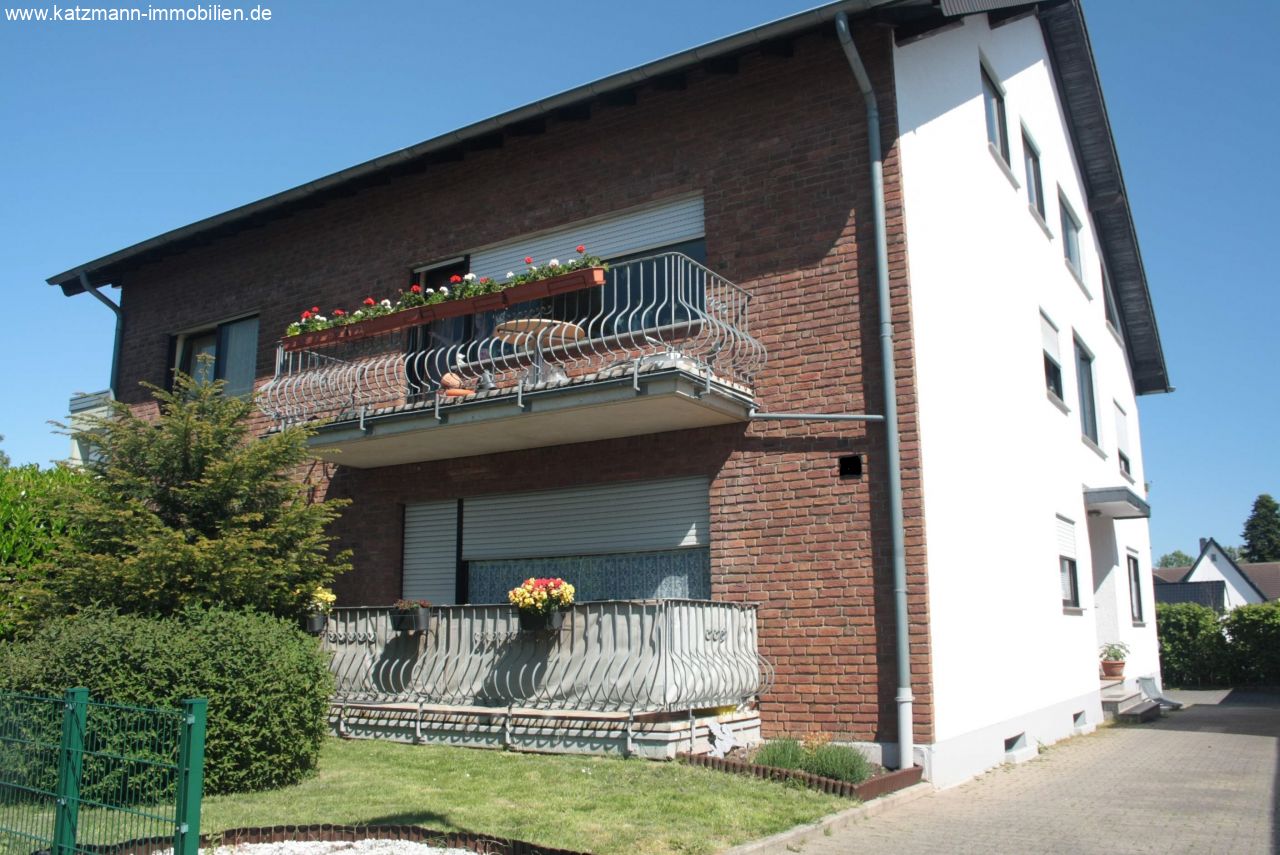 Gepflegtes MFH in angenehmer Nachbarschaft und Ruhiglage mit guter Rendite zu verkaufen   