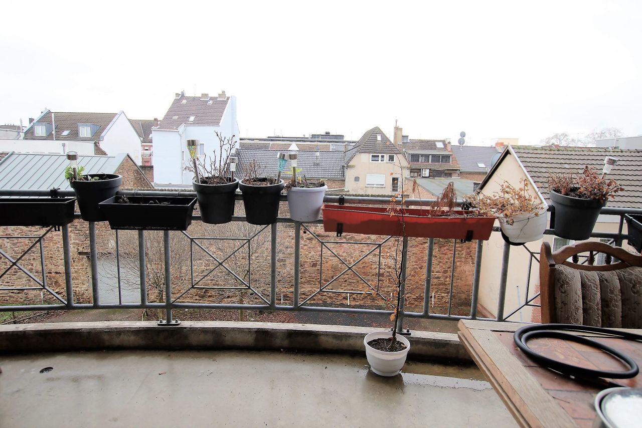 Wohnen in zentraler Lage mit toller Aussicht, Abstellraum und Tiefgaragenstellplatz 