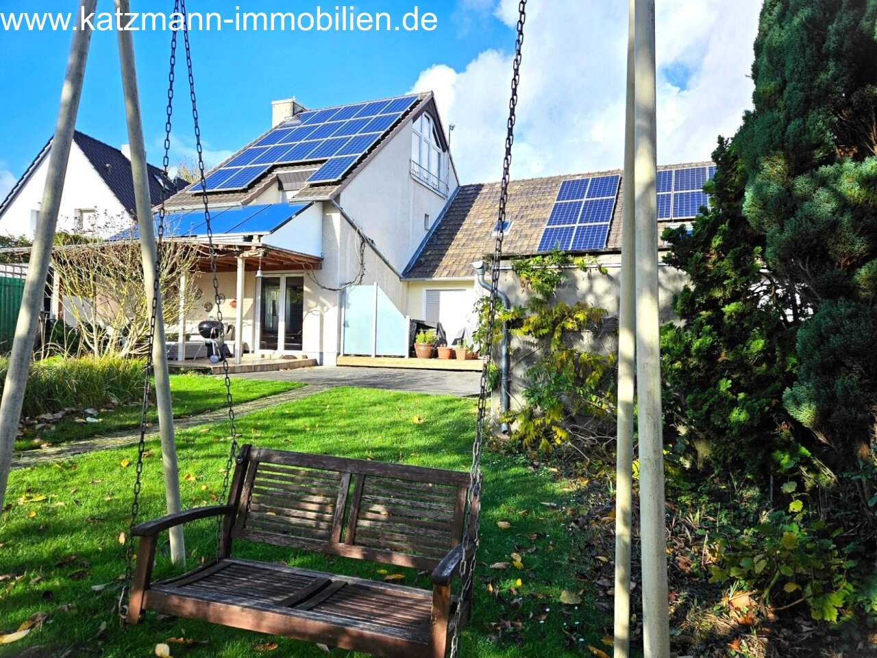 Selbstnutzung und Vermietung! 2 Häuser inkl. PV-Anlage, Solarthermieanlage und 626 m² Grundstück zu verkaufen. Energieeffizienzklasse: „C“ 