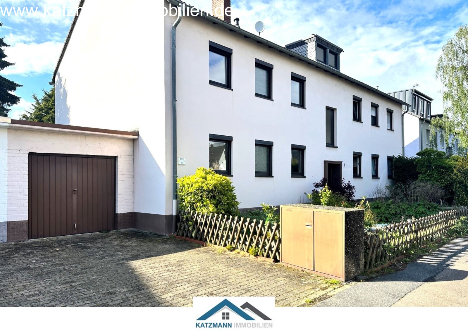 2 Wohnungen inkl. Garage, eigenen Garten u. Wintergarten, auch als Einzelwohnungen/Doppelhaushälfte nutzbar! 