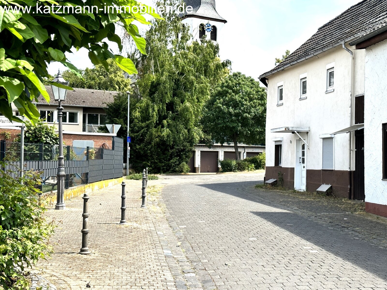 Sanierungsbedürftiges Zweifamilienhaus in hervorragender Lage von Weilerswist zu verkaufen 