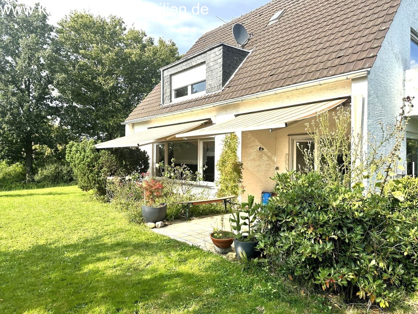 Repräsentatives Haus für die Großfamilie mit Fernblick in Ruhiglage - großes Grundstück u. Doppelgarage inklusive 