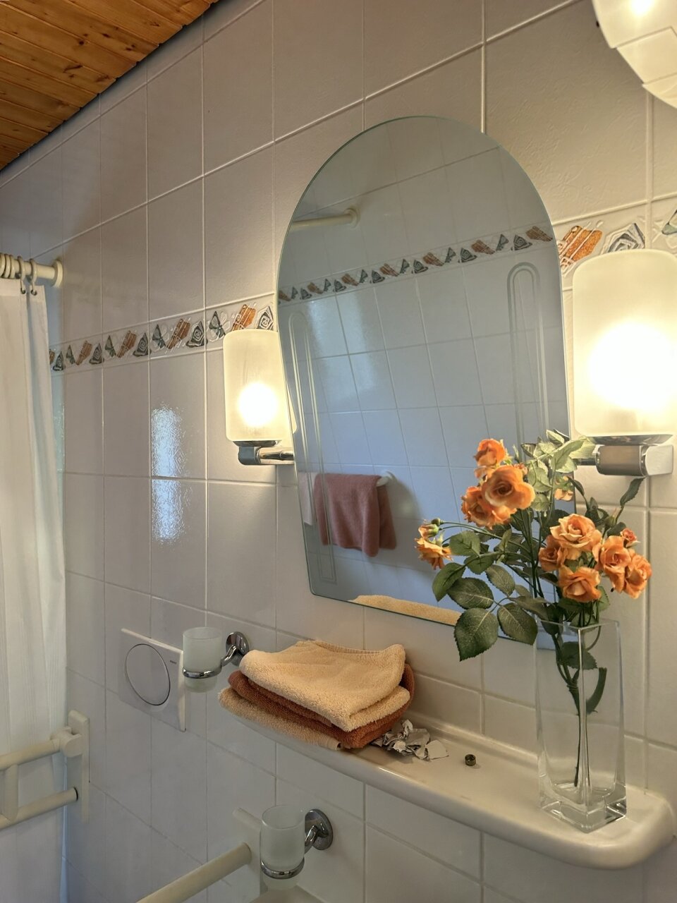 Geweldig een- / tweegezinswoning met een uitzonderlijke studio-woning en een perceel van ongeveer 893 m² te koop in de buurt van het centrum!