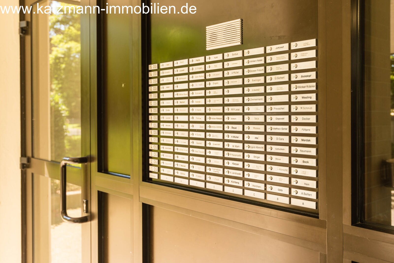 3-kamerwoning met grote loggia in centrale ligging te koop / ondergrondse parkeerplaats inclusief!