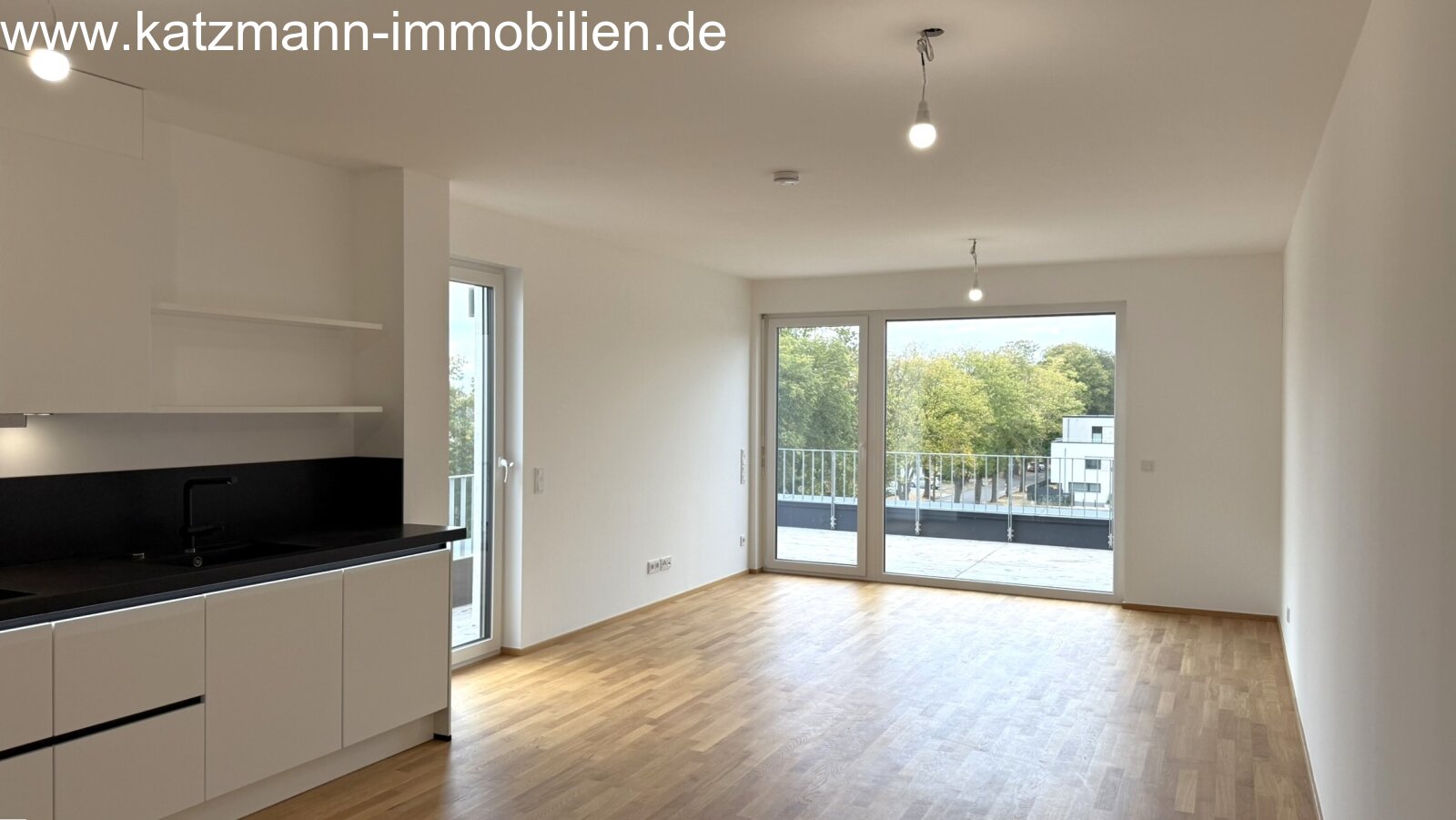 Exklusive Penthouse-Wohnung mit TG-Stellplatz zu vermieten – barrierefrei u. zentrumsnah