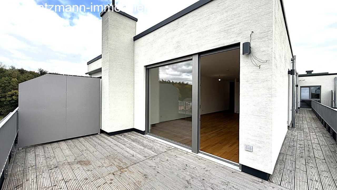 umliegende Dachterrasse, Zugang von allen Räumen 