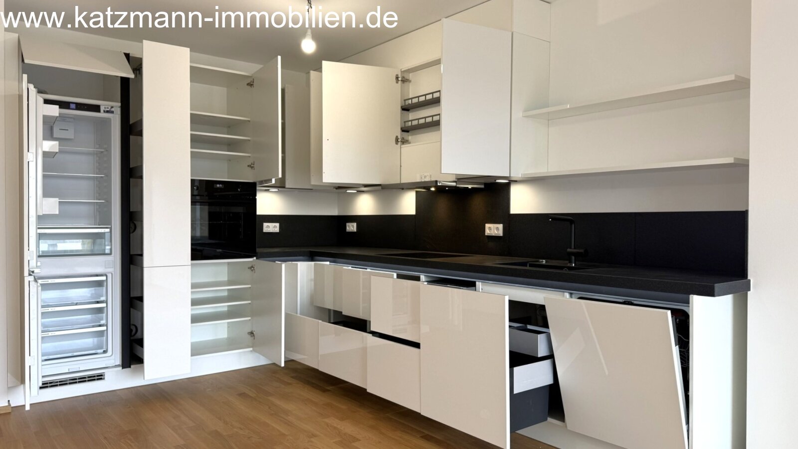 Exklusive Penthouse-Wohnung mit TG-Stellplatz zu vermieten – barrierefrei u. zentrumsnah