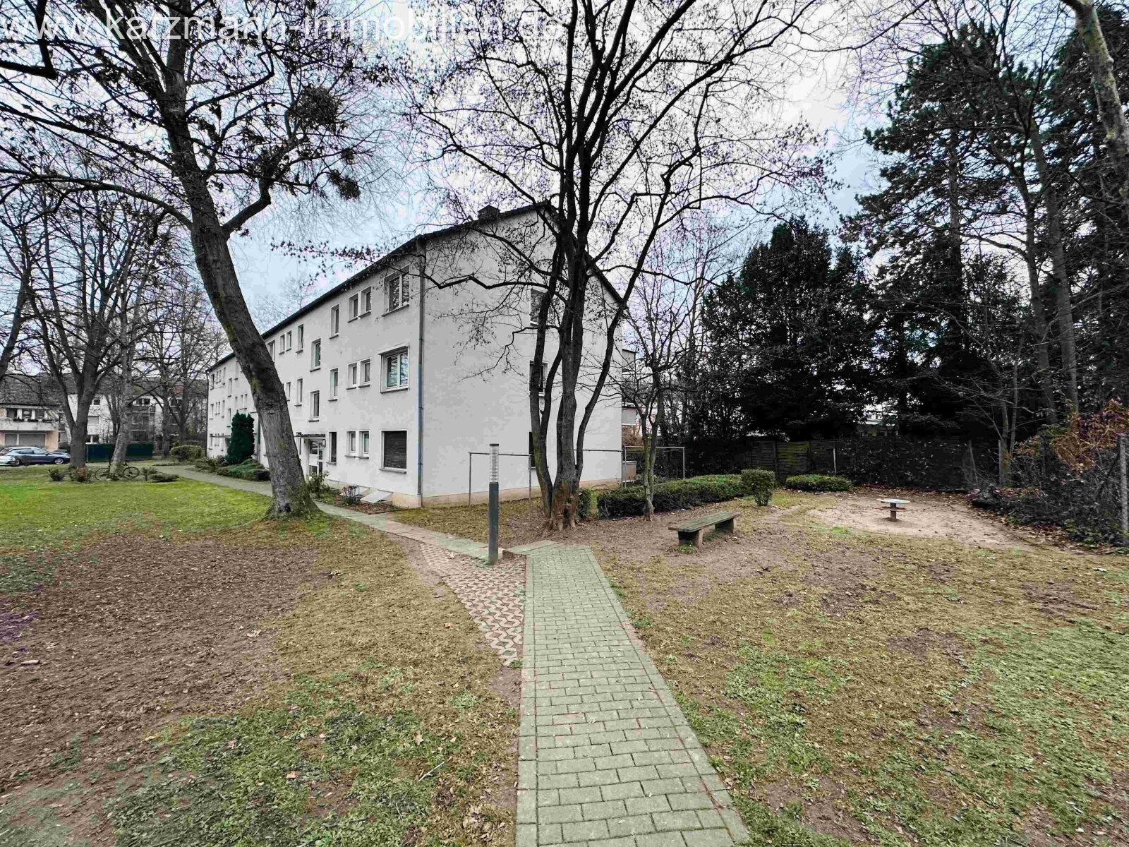 Moderne 4-kamerwoning met zonnig balkon, daglichtbad en hoogwaardige inrichting