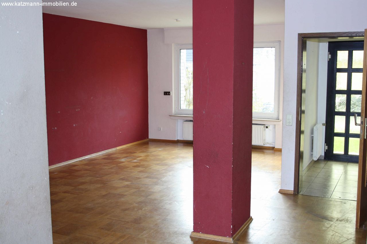 Provisionsfrei: Einfamilienhaus mit Garage in Erftstadt-Lechenich in Zentrumnähe zu verkaufen! 