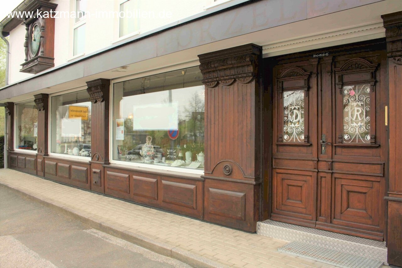 Do wynajęcia: wysokiej klasy, wyremontowana i wymagająca jednostka handlowa z dużymi witrynami w dobrej i widocznej lokalizacji!