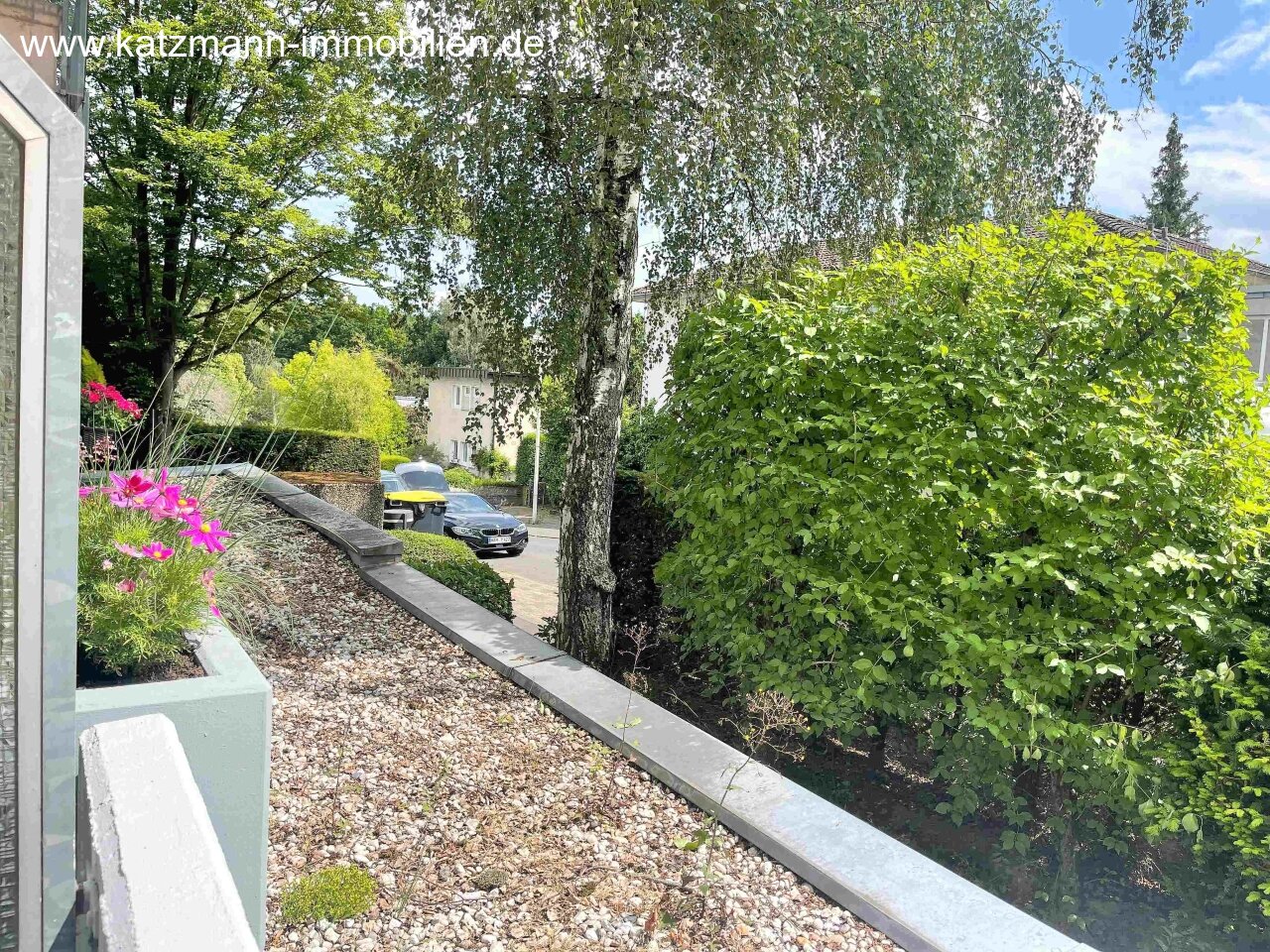 Lichtdurchflutetes 1-Zimmer-Appartement mit EBK, Balkon, Kellerraum und Tiefgaragenstellplatz zu vermieten! 