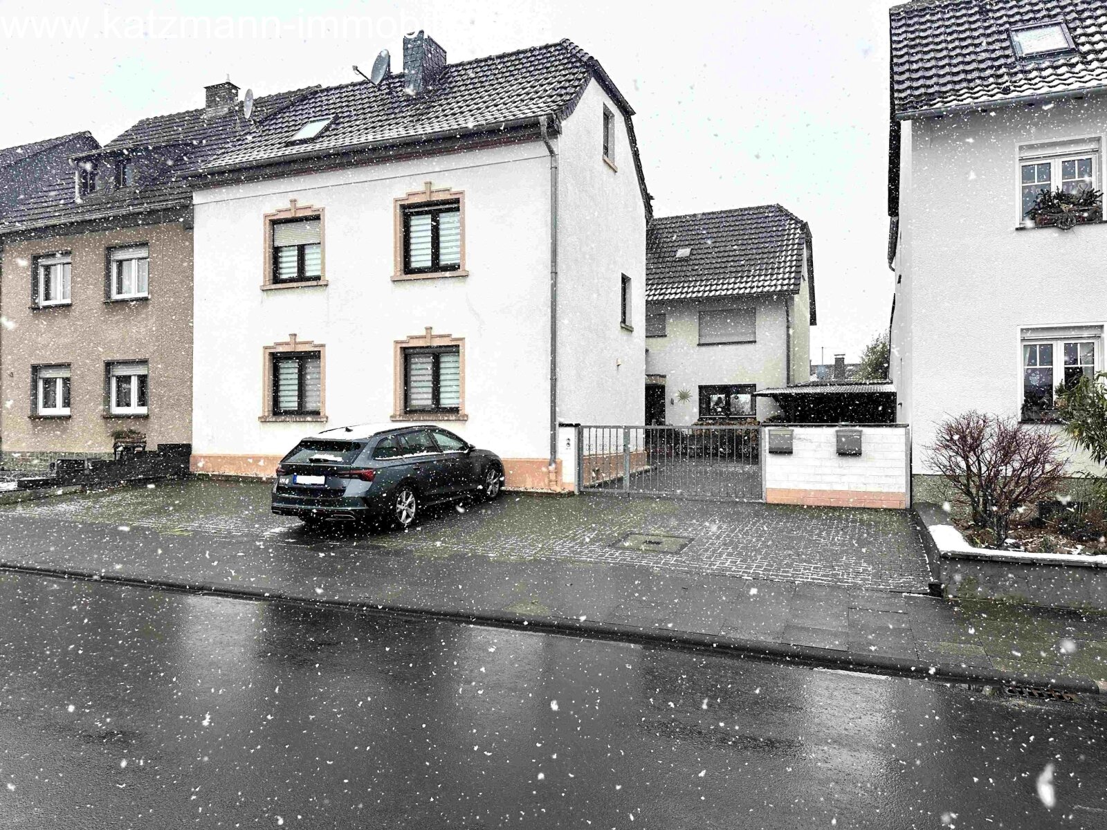 Geräumiges Einfamilienhaus mit 2 Bädern (auch Bad en Suite) zu vermieten 