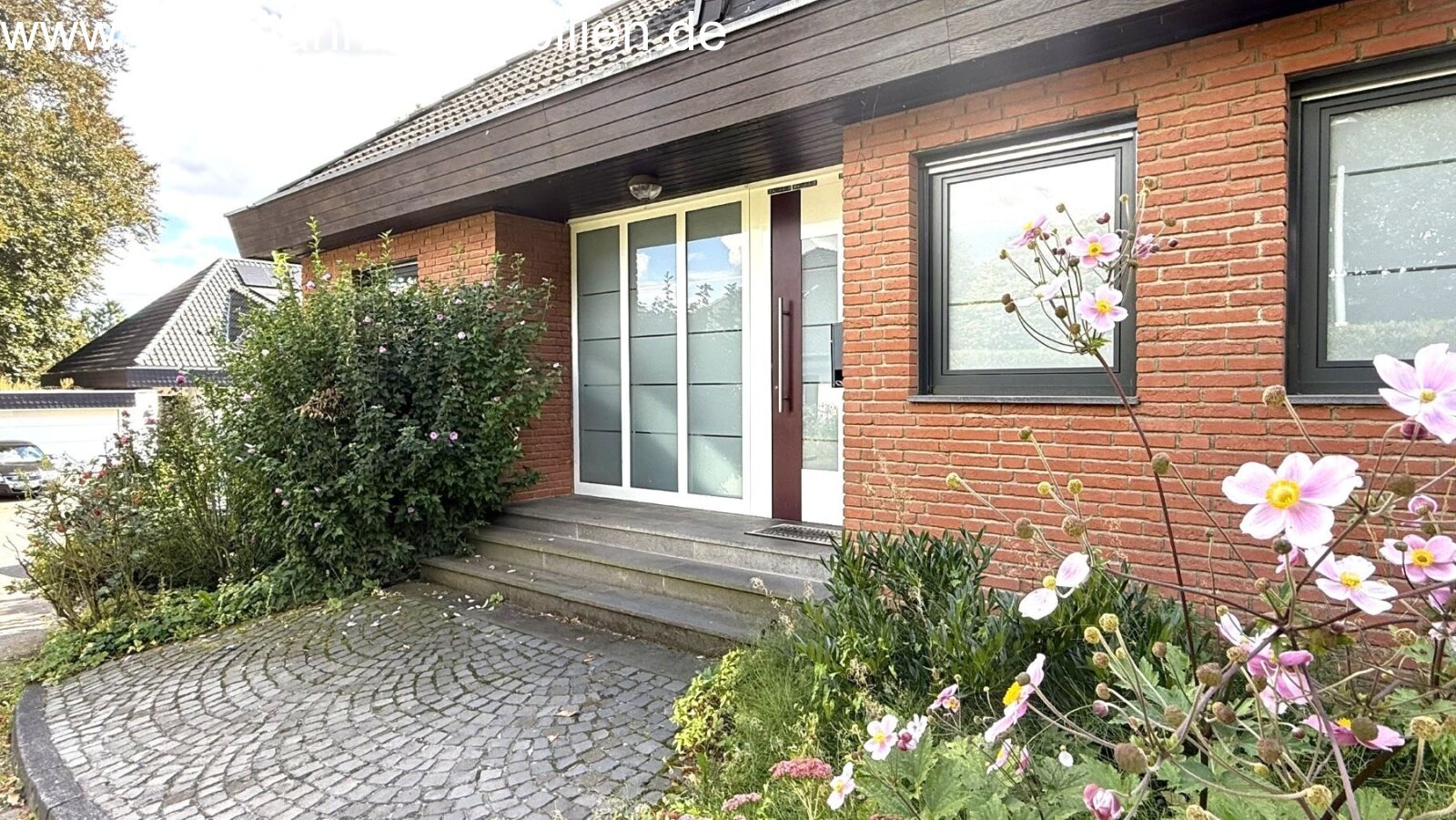 Freistehendes Einfamilienhaus in Bester Lage – Modernisiert, Großzügig & Familiengerecht