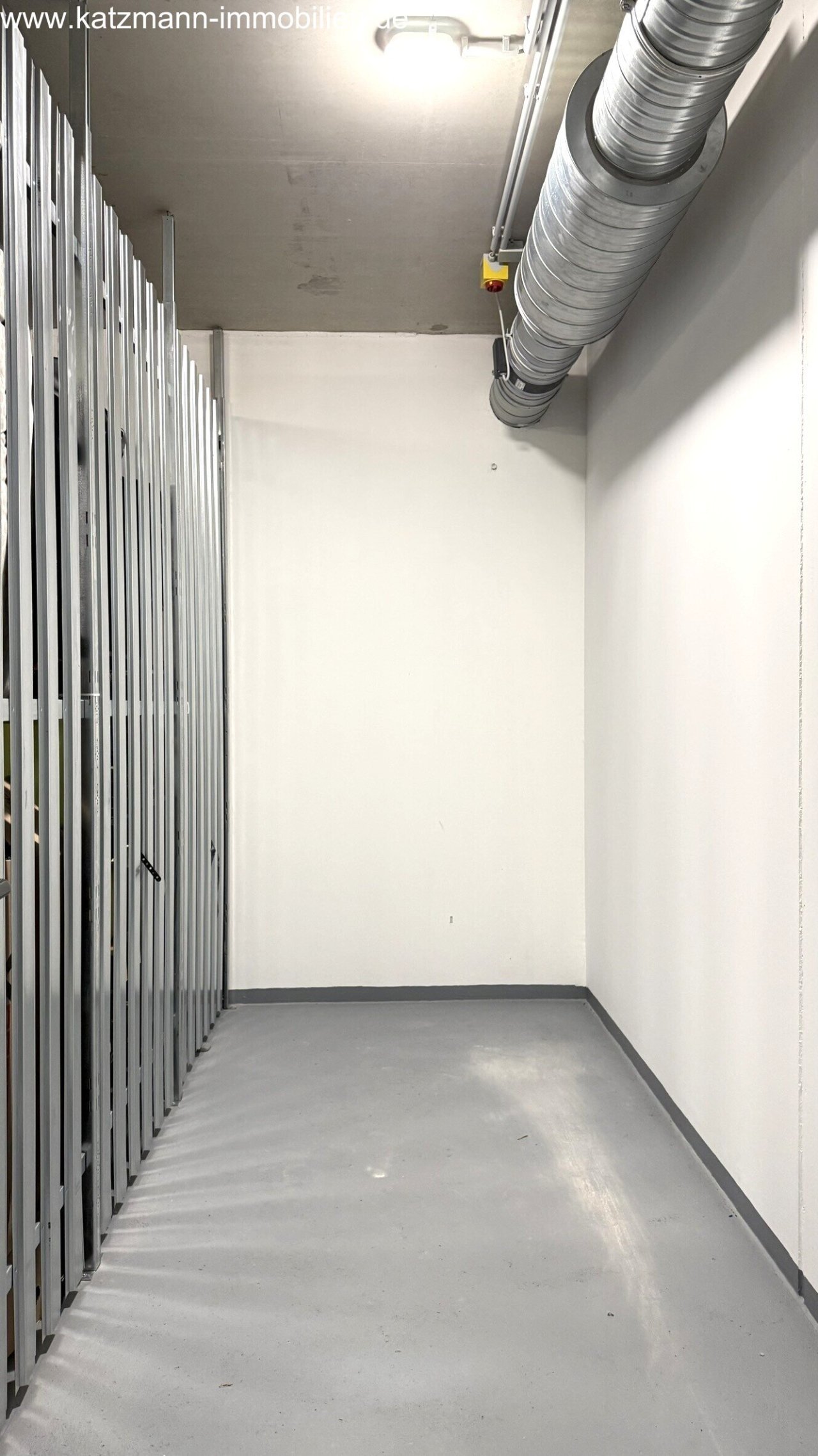 zur Wohnung gehörender Keller (ca. 5,80 m²) 