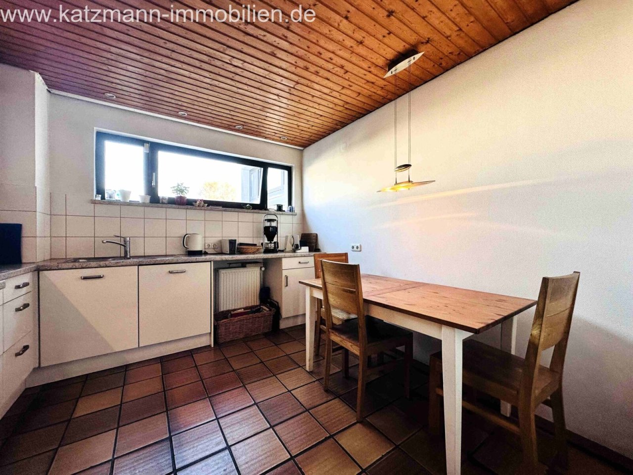 Küche mit Essbereich