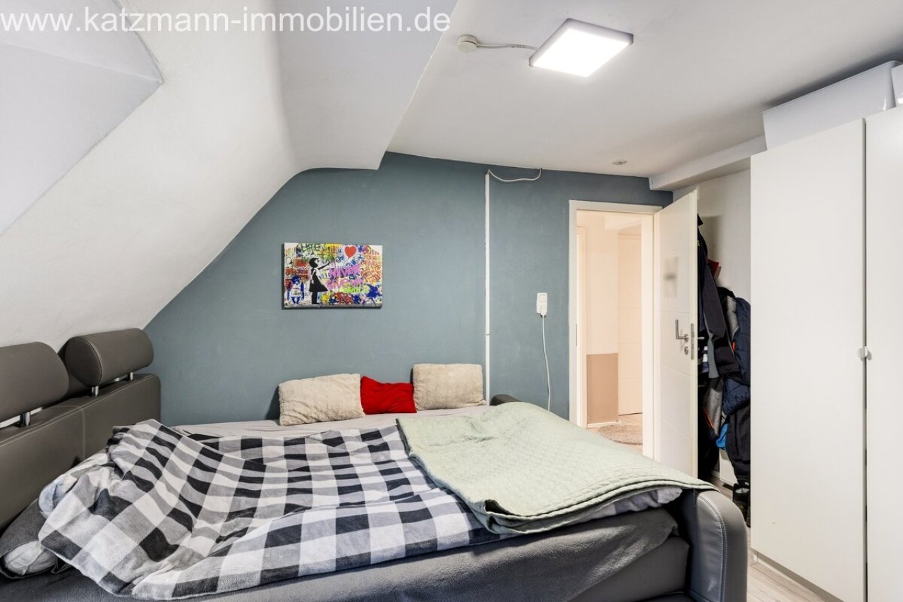 Schlafzimmer 1