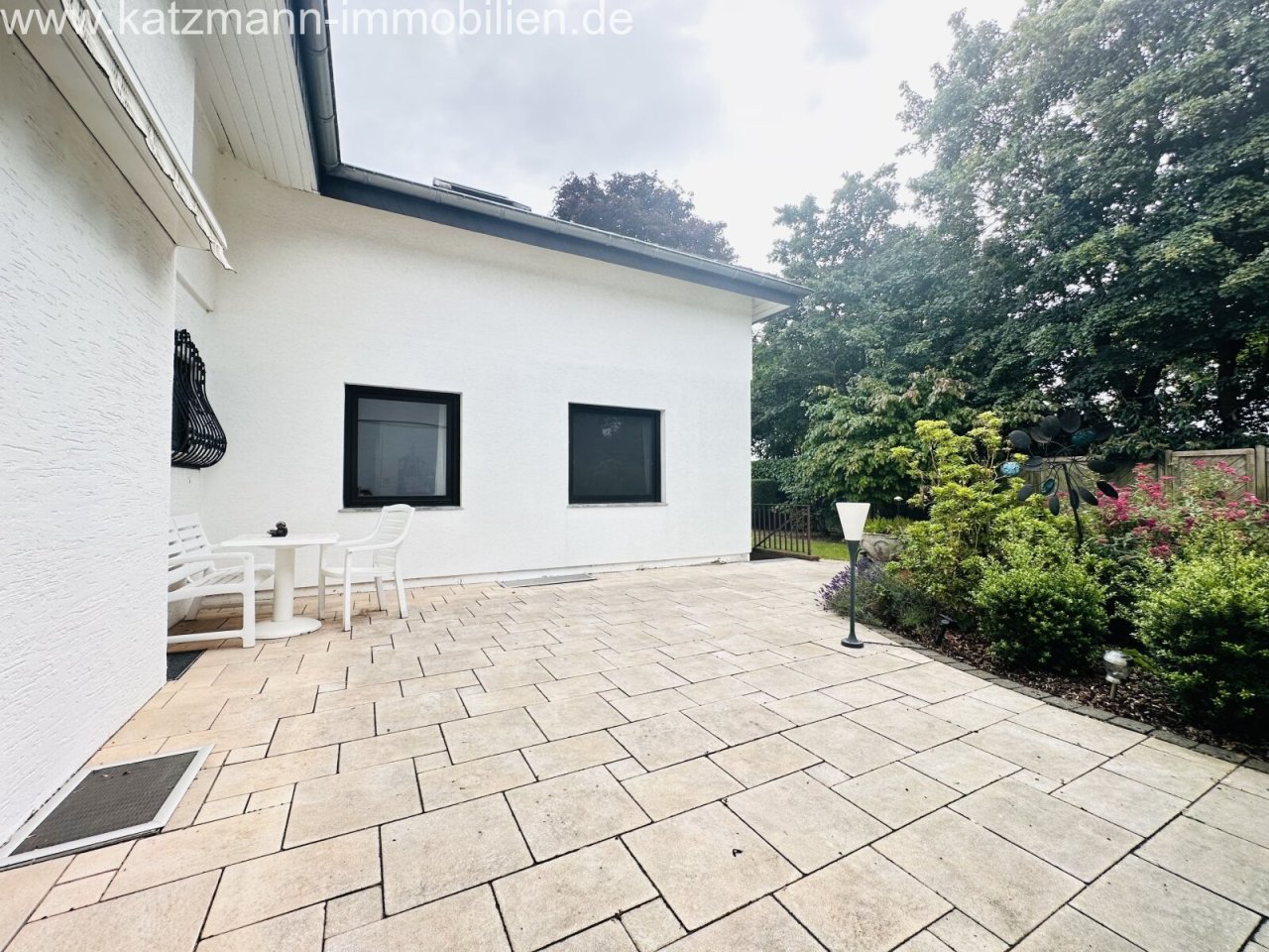 Terrasse - weitere Perspektive