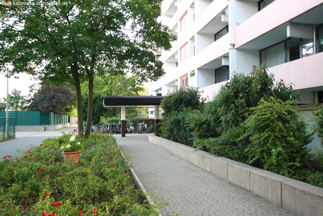 2-Zimmerwohnung mit Loggia in zentraler Lage von Liblar zu vermieten 