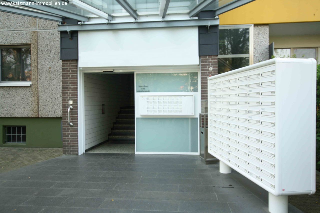 Helle, freundliche 4-Zimmerwohnung mit Loggia und "Weitblick" in ruhiger, zentraler Lage zu verkaufen! 