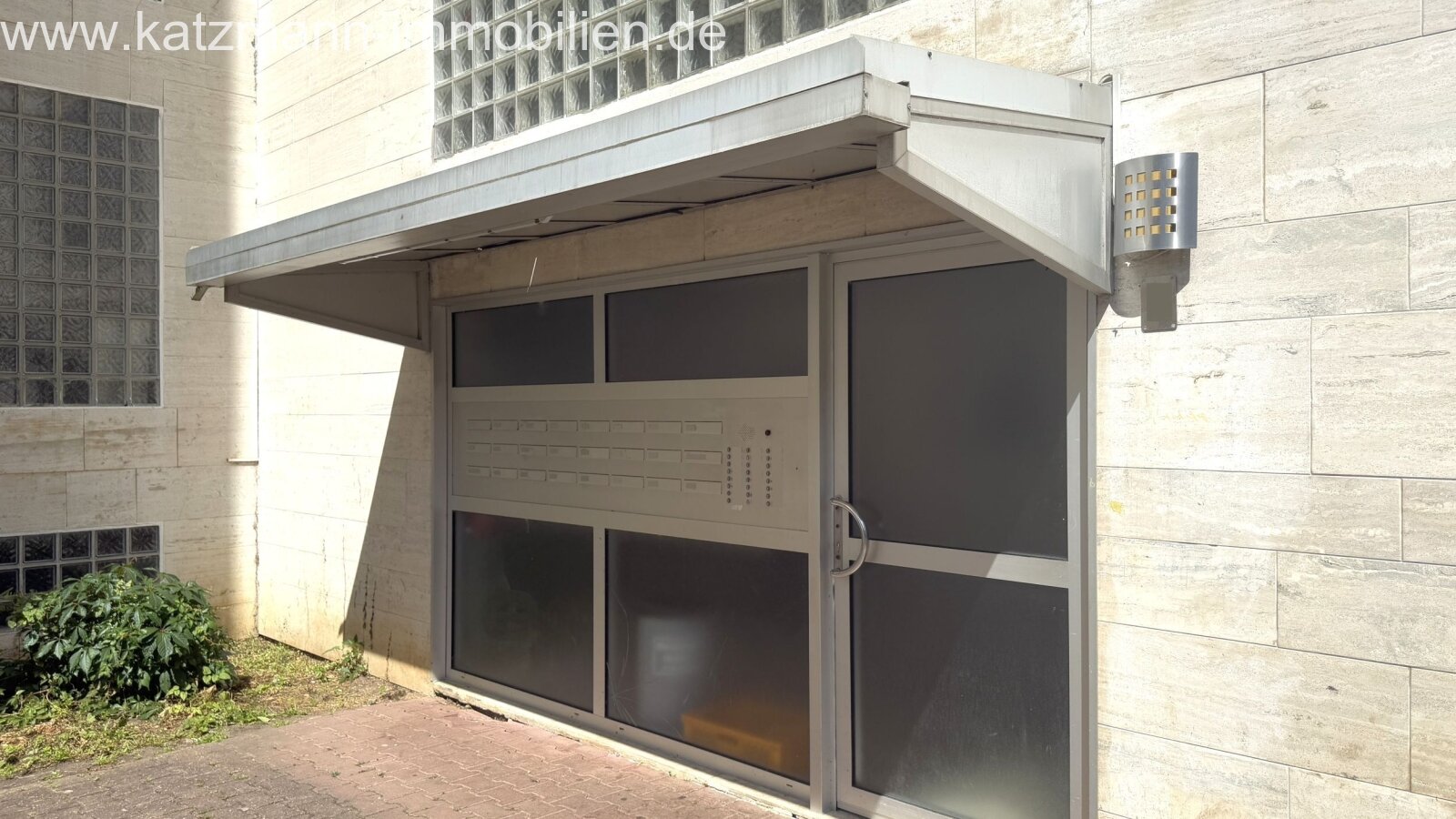 Charmante 3-Zimmer-Eigentumswohnung mit großem Balkon zu verkaufen