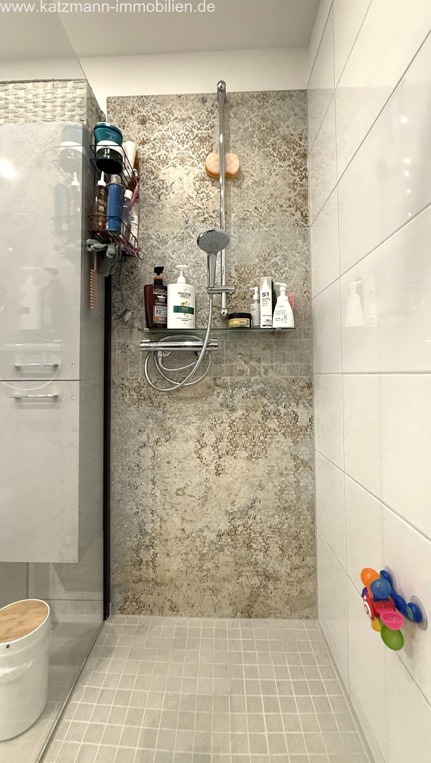 Bodengleiche Dusche mit Glaswand