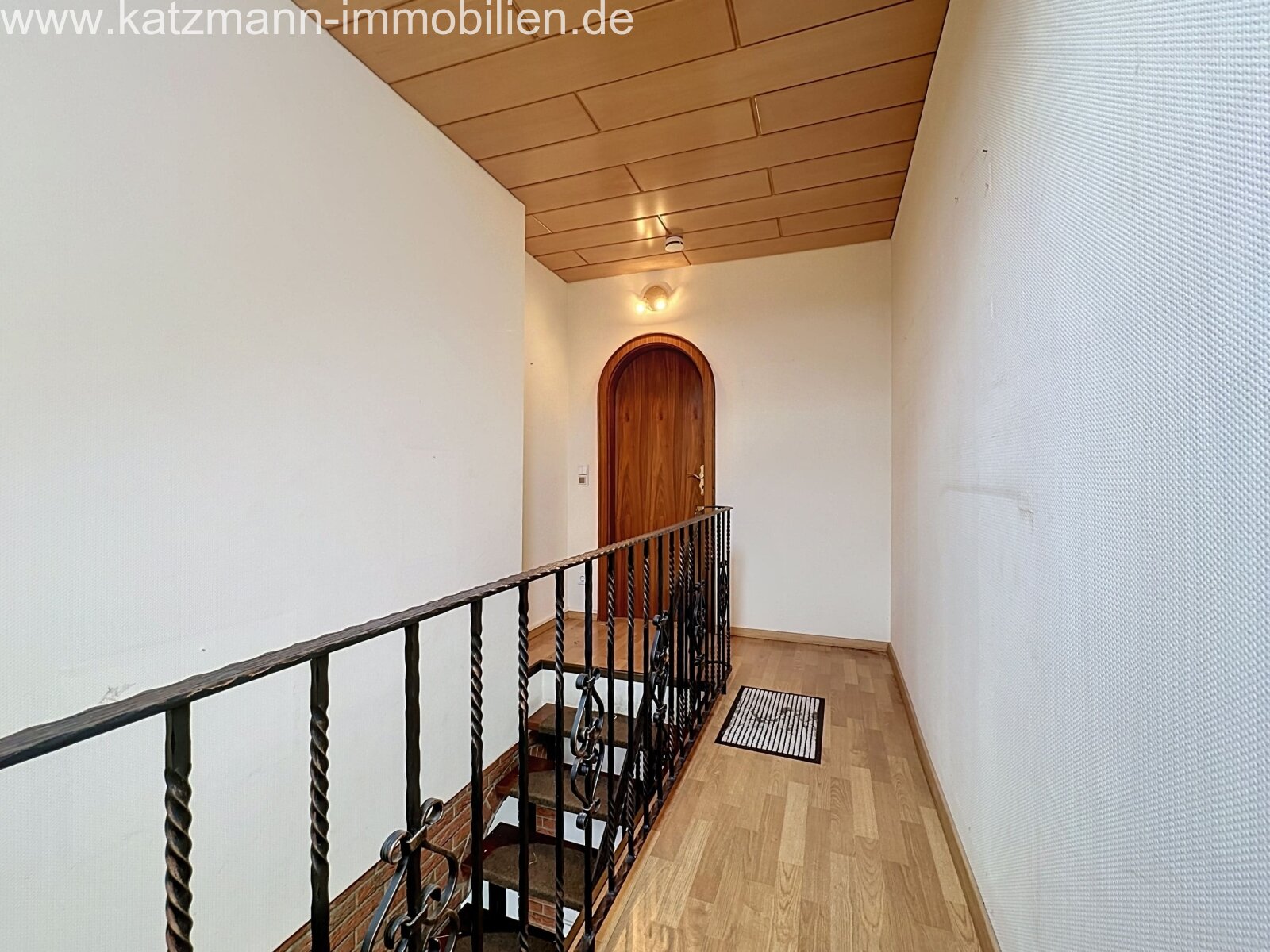 Exklusives Einfamilienhaus mit viel Platz –                               Top-Lage in Erftstadt-Lechenich