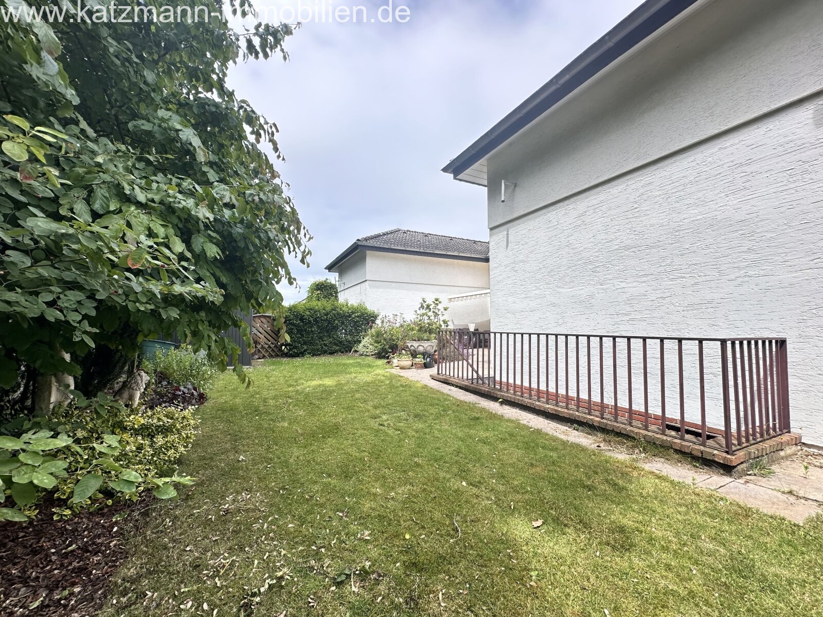 Exklusives Einfamilienhaus mit viel Platz –                               Top-Lage in Erftstadt-Lechenich